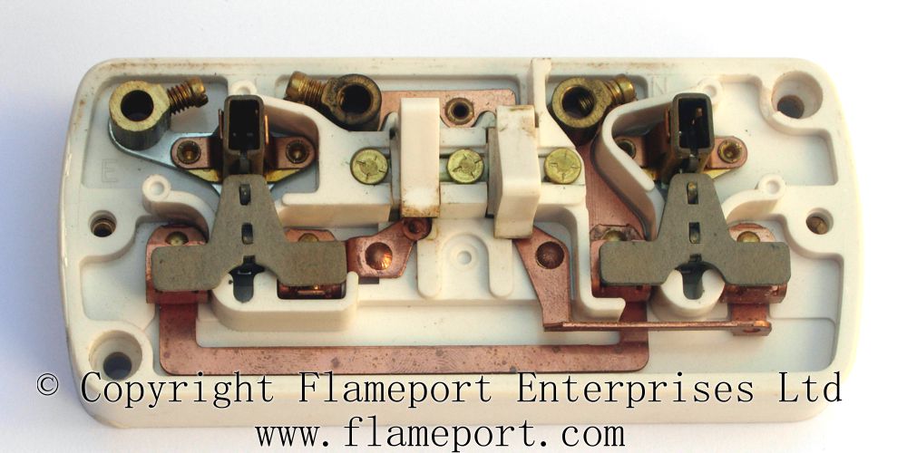 mk_2949_socket_inside.jpg