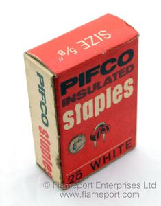 Box of 25 white Pifco insulated staples