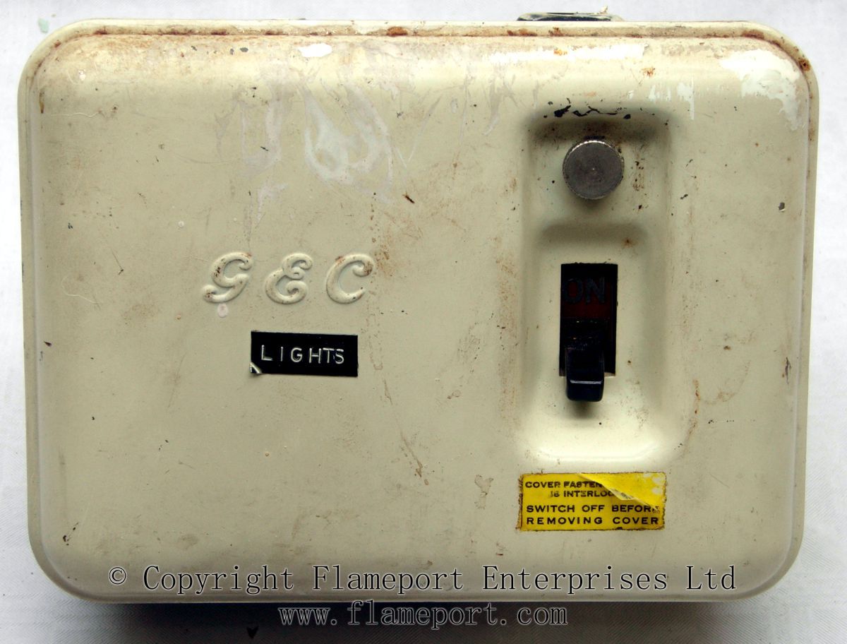 Old GEC 3-way metal fusebox, ...