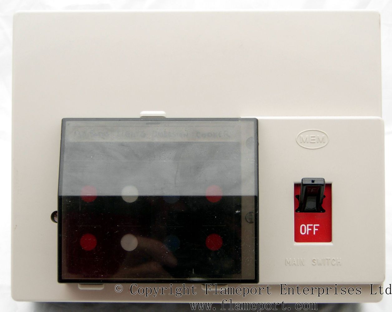 MEMERA 3 four way plastic fusebox MEMERA 3 fusebox with plastic cover