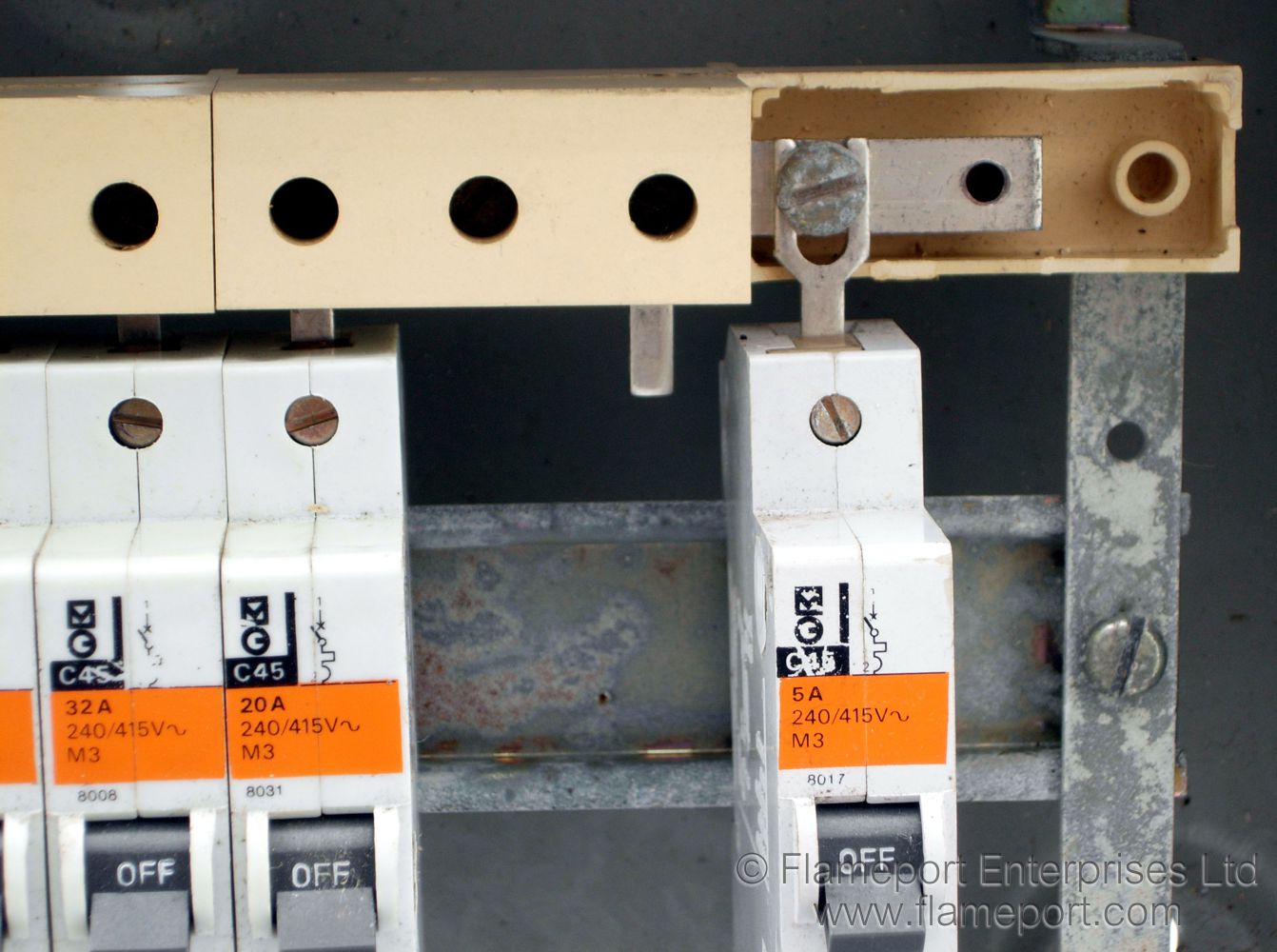Merlin Gerin AMG9 metal distribution board electrial wiring 