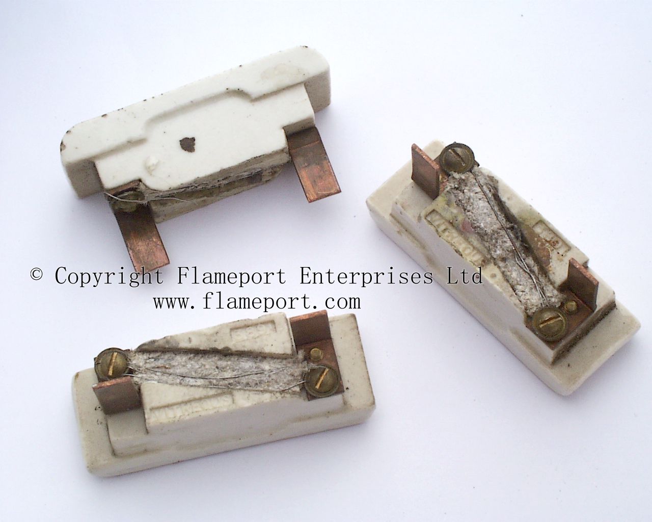 Revo 15 amp electrical splitter unit with cast iron casing 100 amp fuse box 