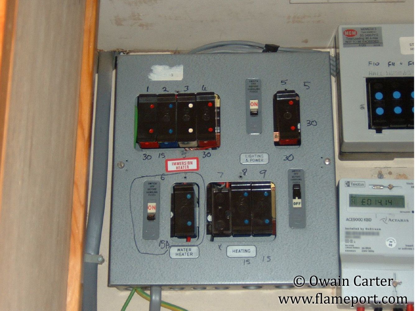 Wylex Standard multiple tarriff metal fusebox