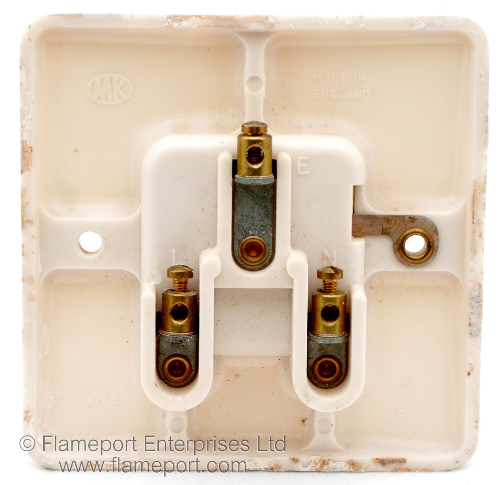 Mk Flush Mounting 3 Pin Clock Connector Socket And Plug