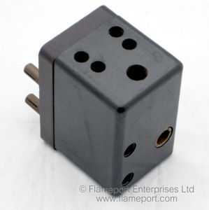 WG plug adaptor showing side 5A sockets and front 5A socket