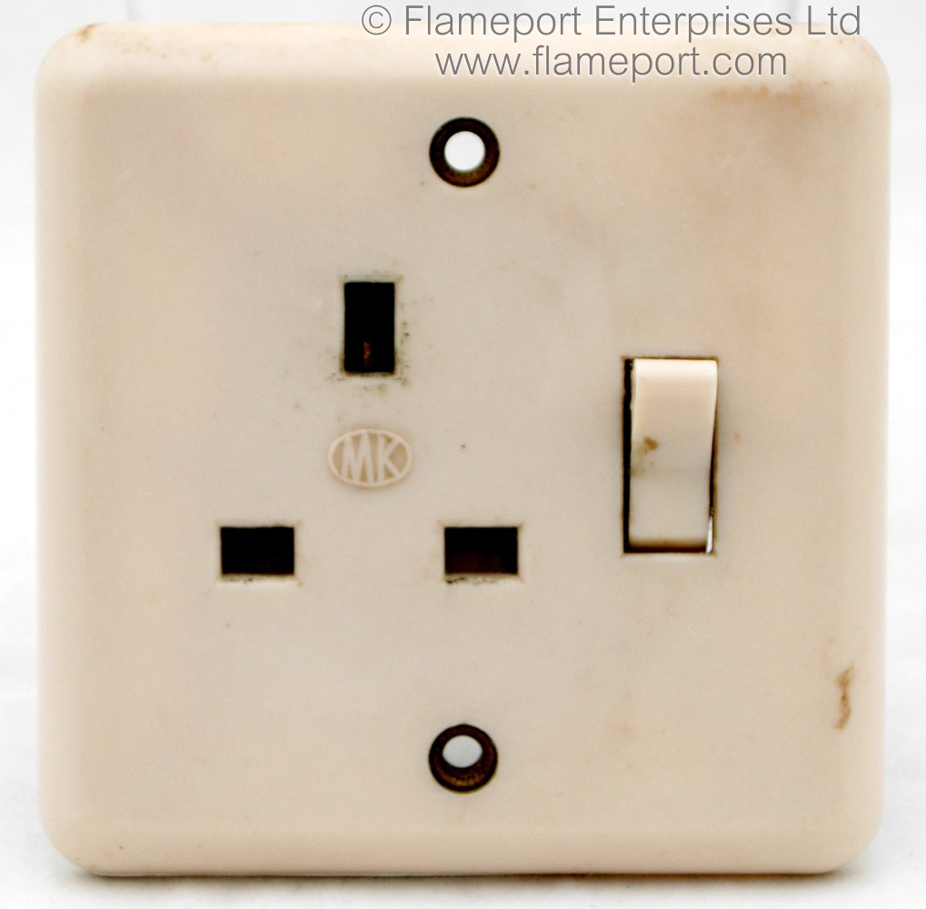mk unswitched socket