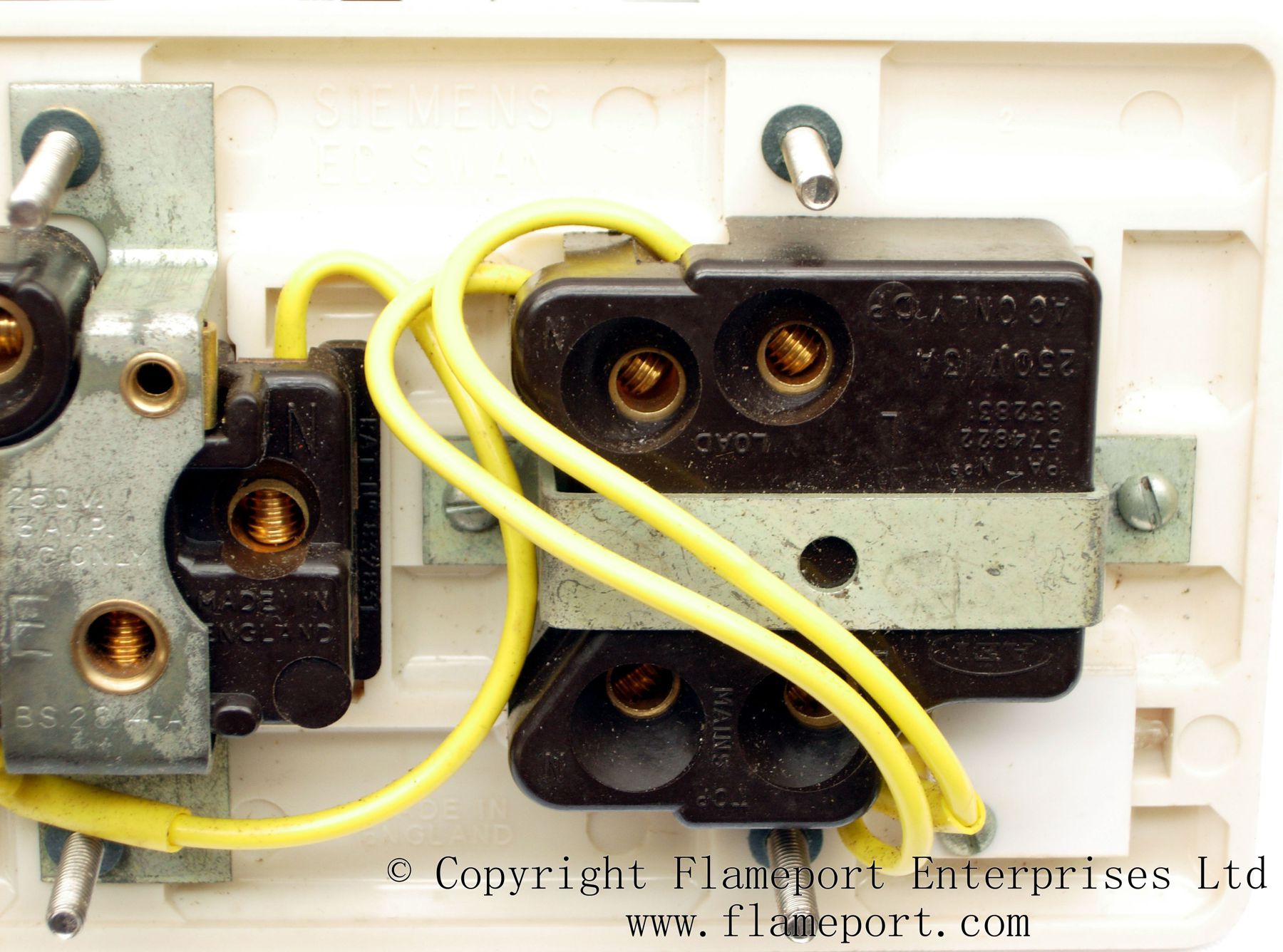 How To Wire A Double Socket Spur At John Gemmill Blog