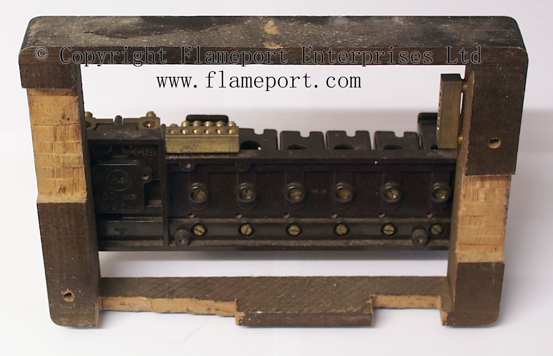 Wylex Standard 6 way fusebox with brown wooden frame | Wylex Wooden Fuse Box | | Flameport Electrical