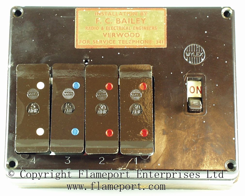 Wylex Standard 4 way fusebox with brown wooden frame brown wylex fuse box 